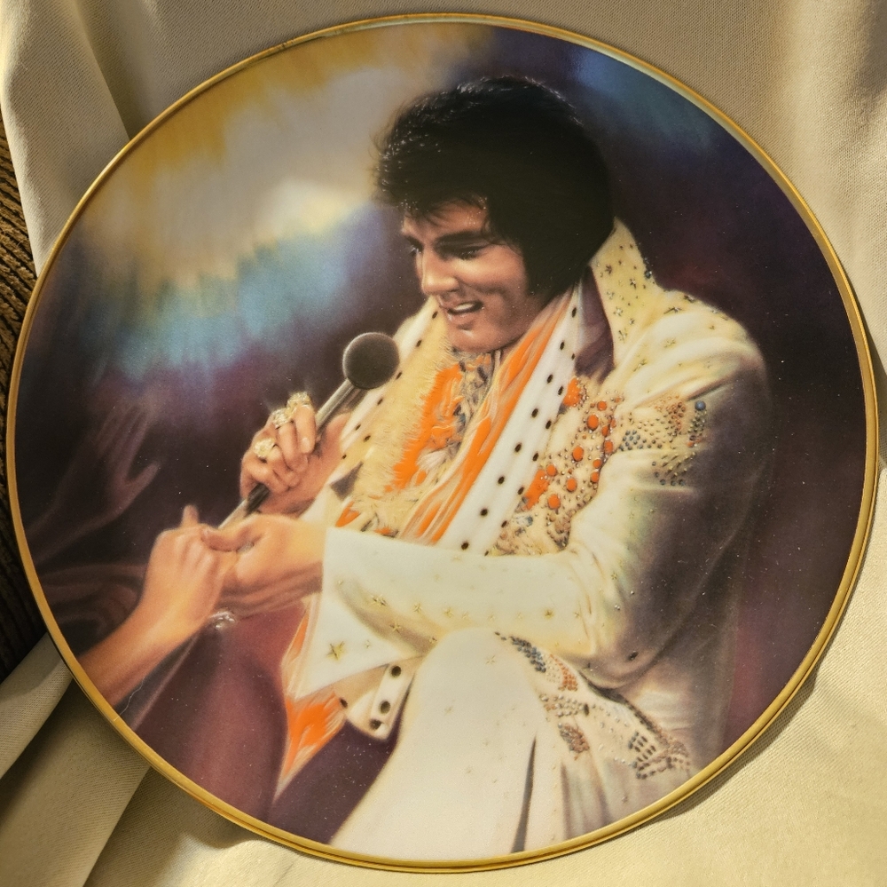 The Hamilton collection - Elvis Presley Decorative Plate - Loving you
